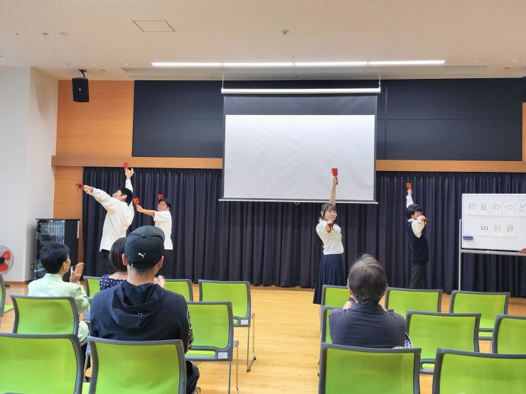 高校生による群舞