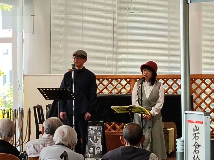歌唱中のしらにゃんさんと三ッチャンさん